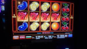 lotsa slots Slots Bonus Free Spin Cashback VIP ဆုကြေးများ ခံစားနေသည့် Myanmar ကစားသူ မြင်ကွင်း